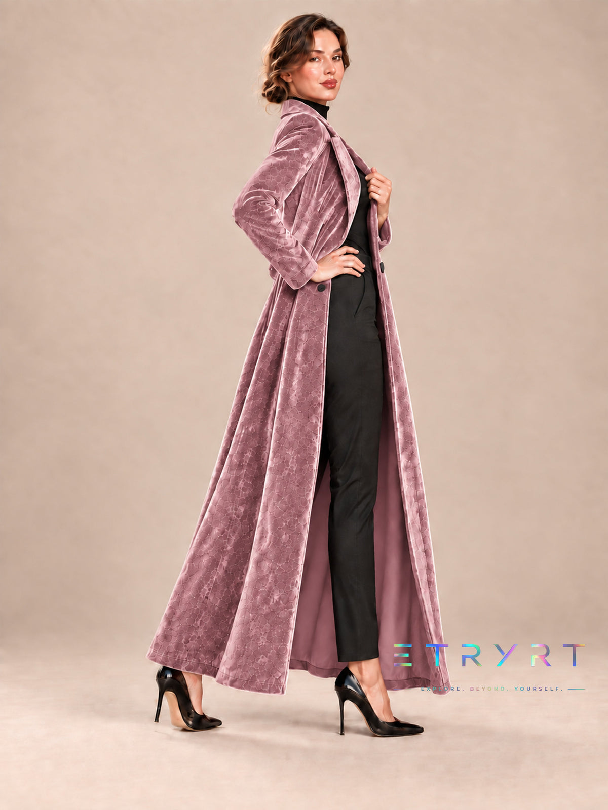 Beatrice | Cappotto lungo in velluto aperto
