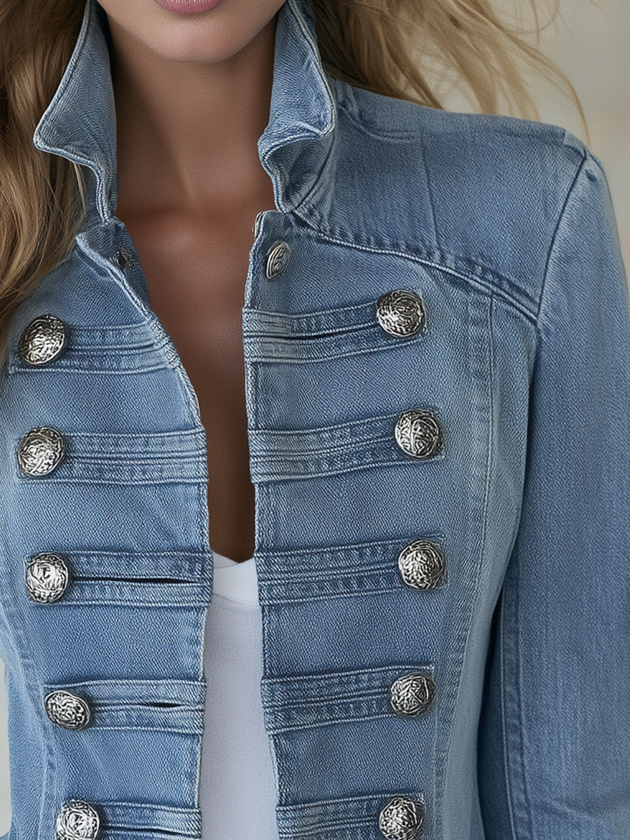 Cappotto in denim blu stile militare con doppia abbottonatura