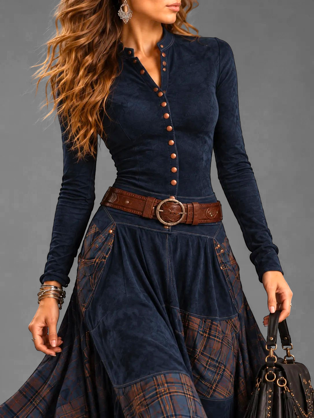 Vestito lungo Alessia Vellani blu navy in camoscio con bottoni, cintura marrone e inserti scozzesi stile western