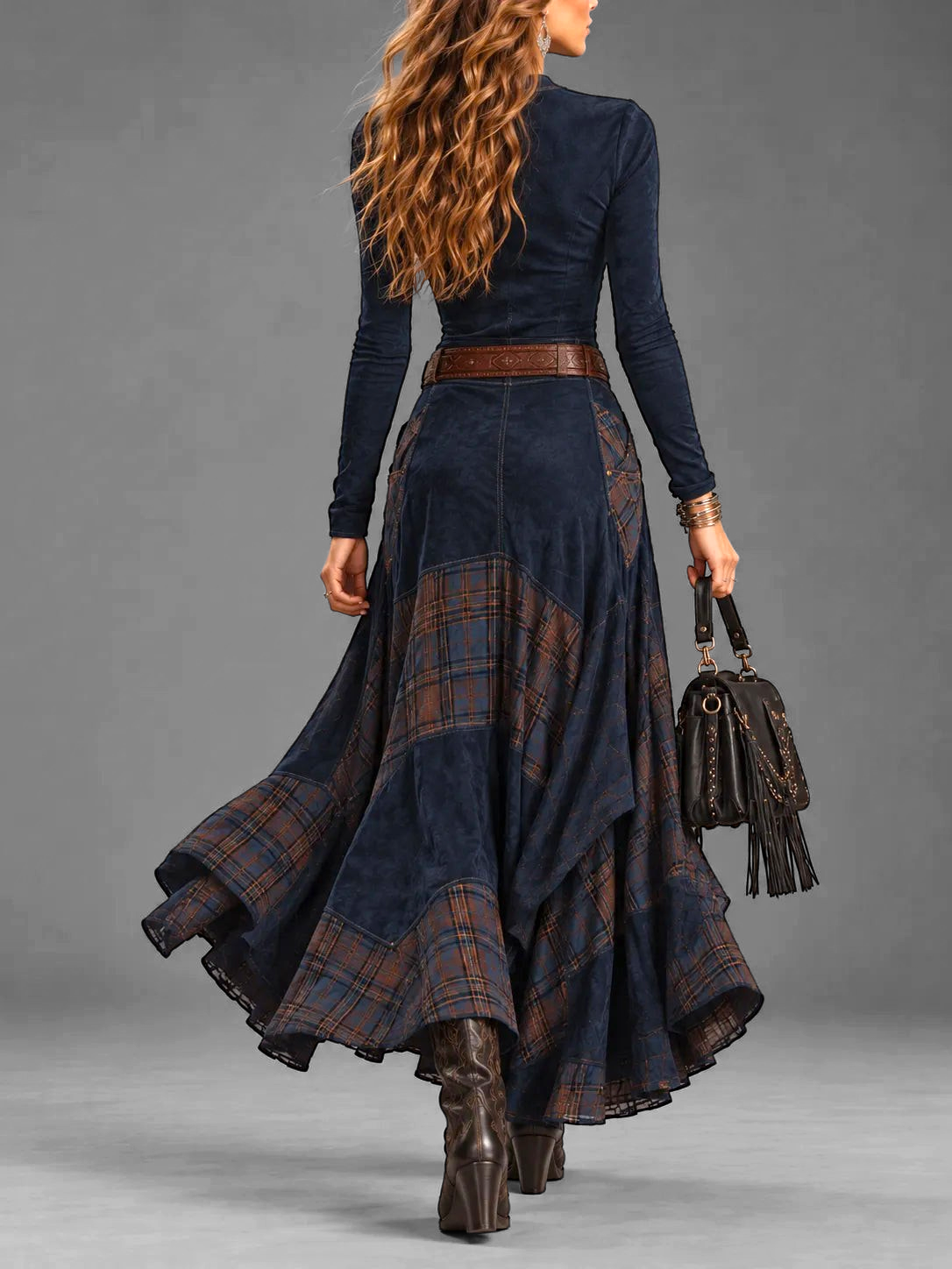 Vestito lungo Alessia Vellani in camoscio blu navy con inserti scozzesi, cintura in pelle e stile western