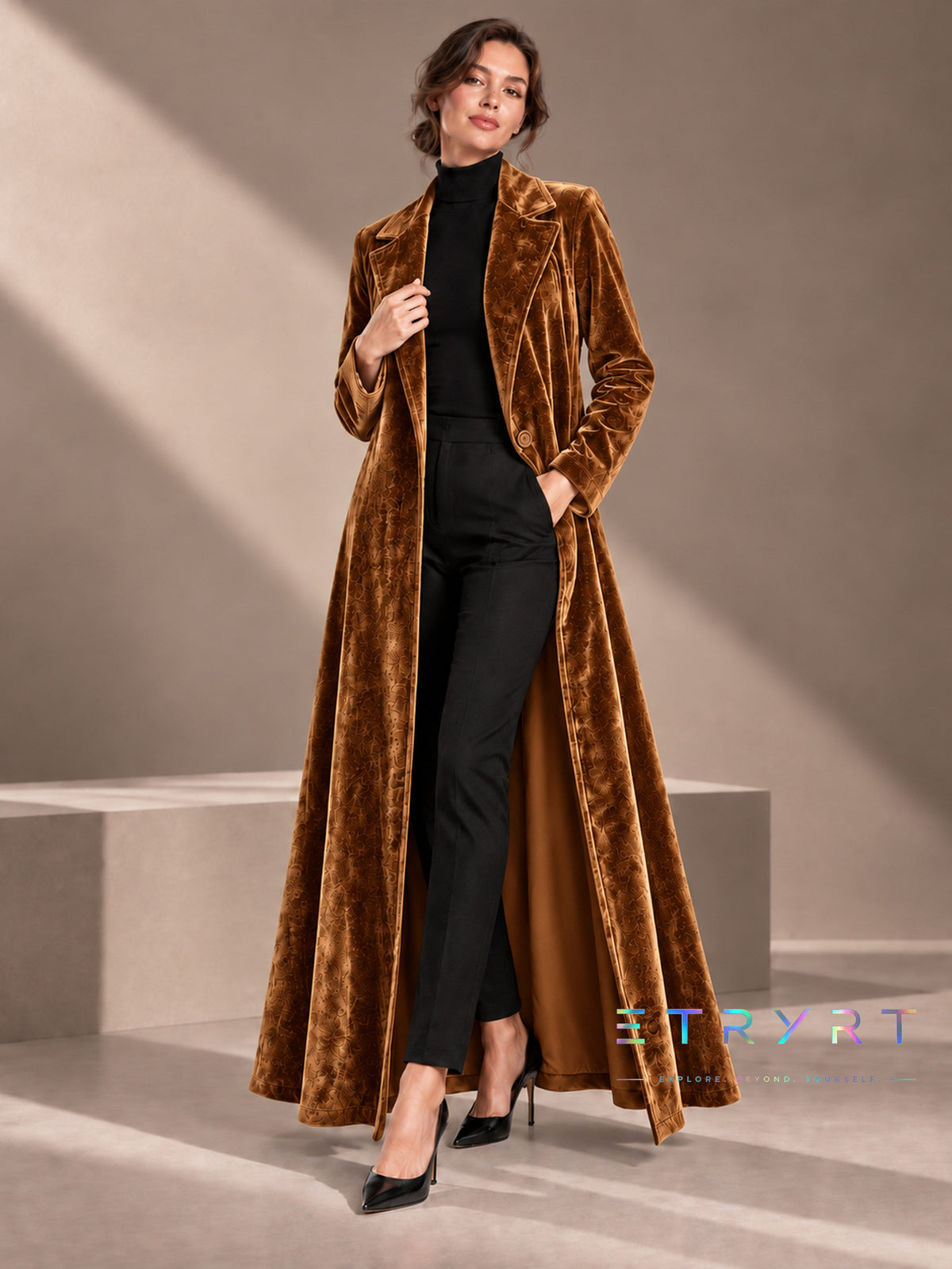 Beatrice | Cappotto lungo in velluto aperto