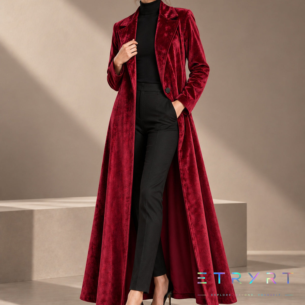 Beatrice | Cappotto lungo in velluto aperto