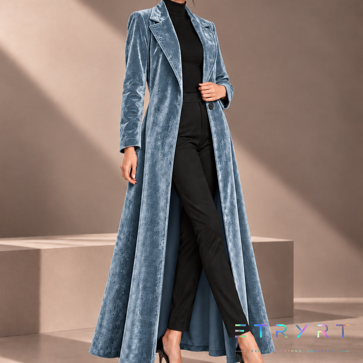 Beatrice | Cappotto lungo in velluto aperto