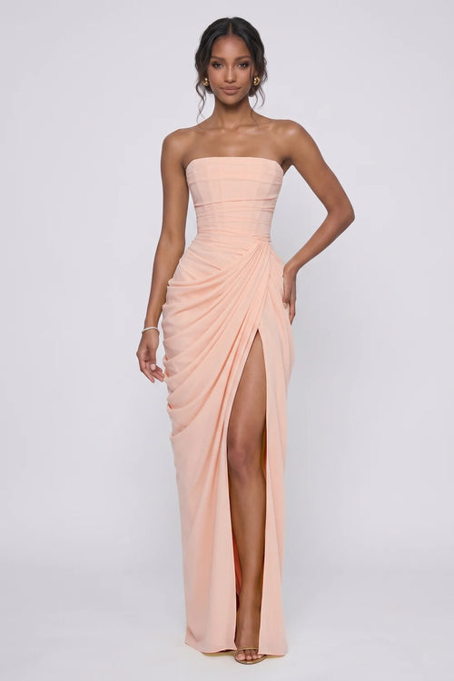 Antonella – Abito lungo da damigella in chiffon elasticizzato con taglio dritto.
