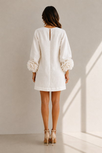 Sofia | Mini abito bianco floreale con polsini