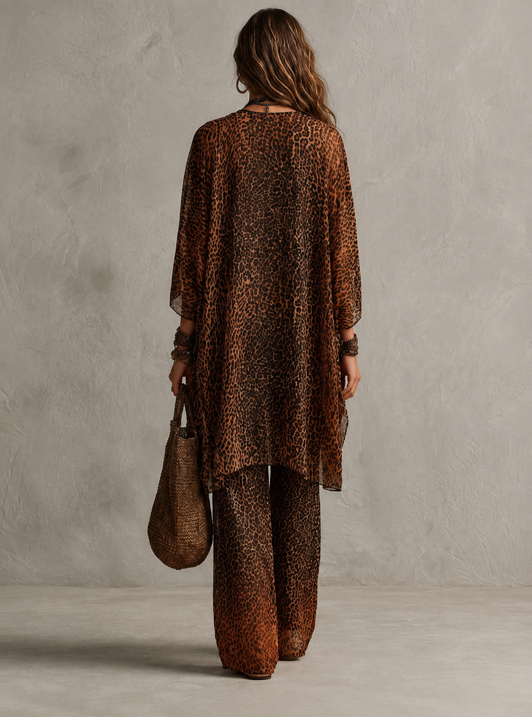 Blanca – Completo bohemien da donna di tre pezzi con kimono fluido e stampa leopardata sfumata