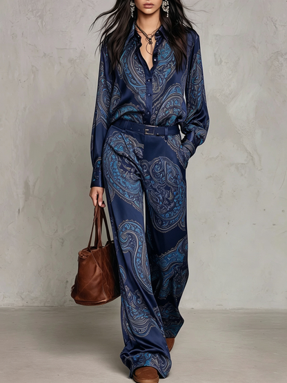 Lidia - Completo Bordeaux-Viola Effetto Satinato con Stampa Paisley, Camicia e Pantaloni Palazzo con Cintura