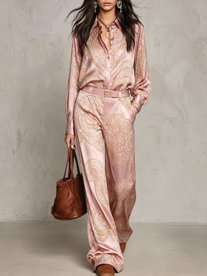 Lidia - Completo Bordeaux-Viola Effetto Satinato con Stampa Paisley, Camicia e Pantaloni Palazzo con Cintura