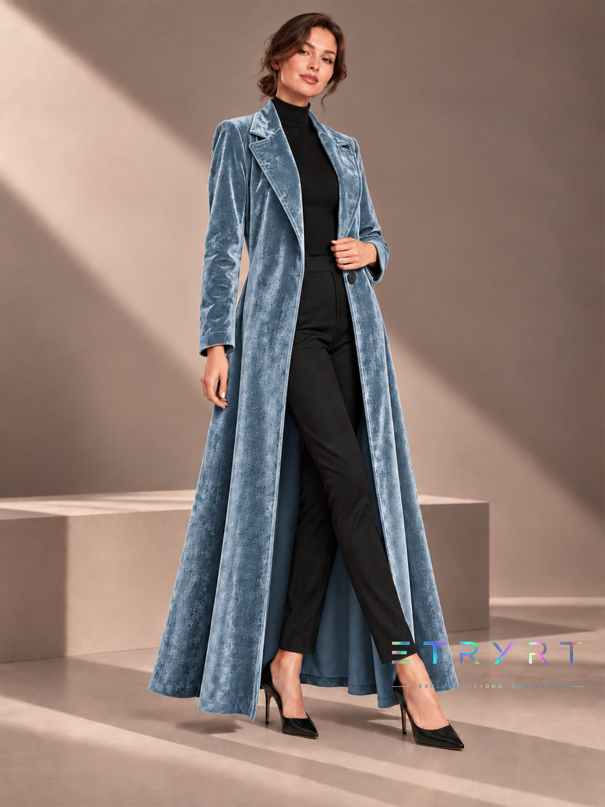 Beatrice | Cappotto lungo in velluto aperto
